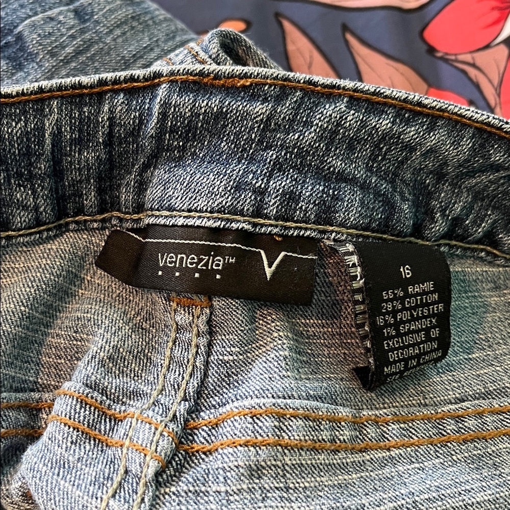 Venezia Bootcut acid wash jeans - Picture 3 of 6